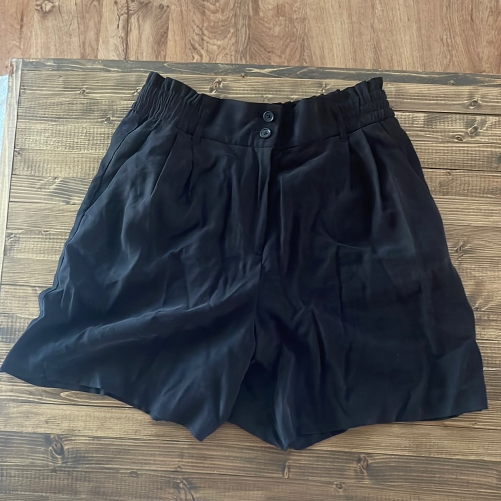SIMPLY VERA VERA WANG Black Shorts